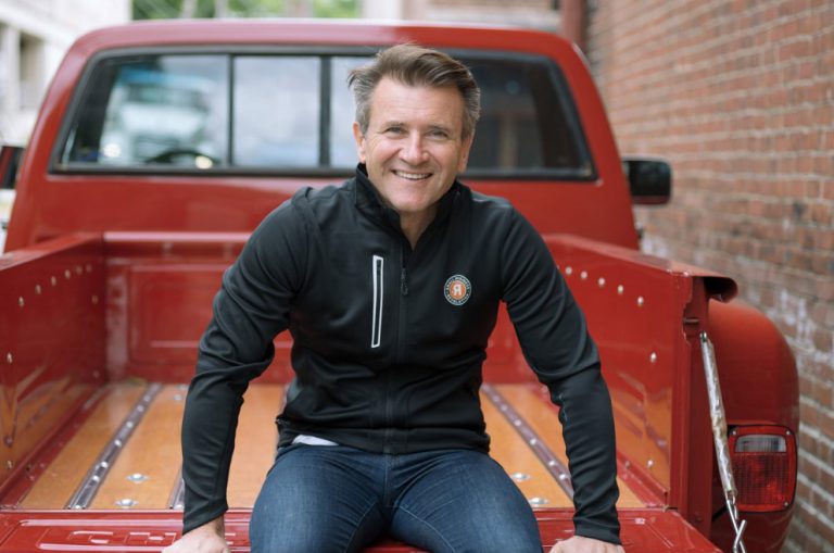 Robert Herjavec's Success From Humble Beginning To A Nine-Figure Net Worth-featured Image