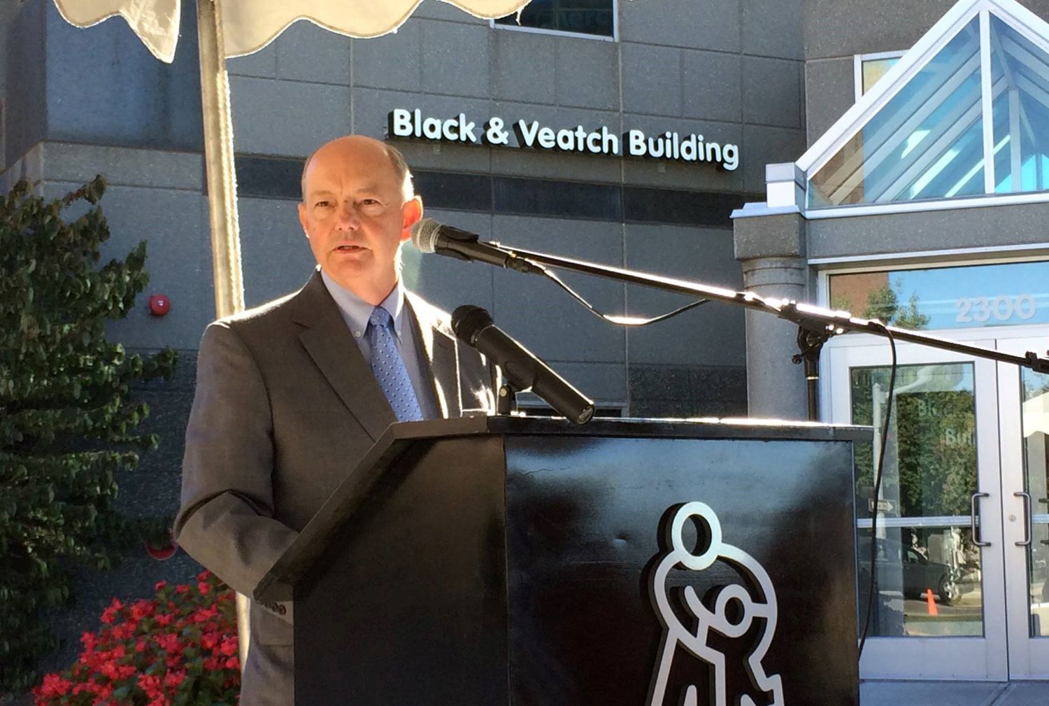 Black & Veatch CEO speak in a municipal event