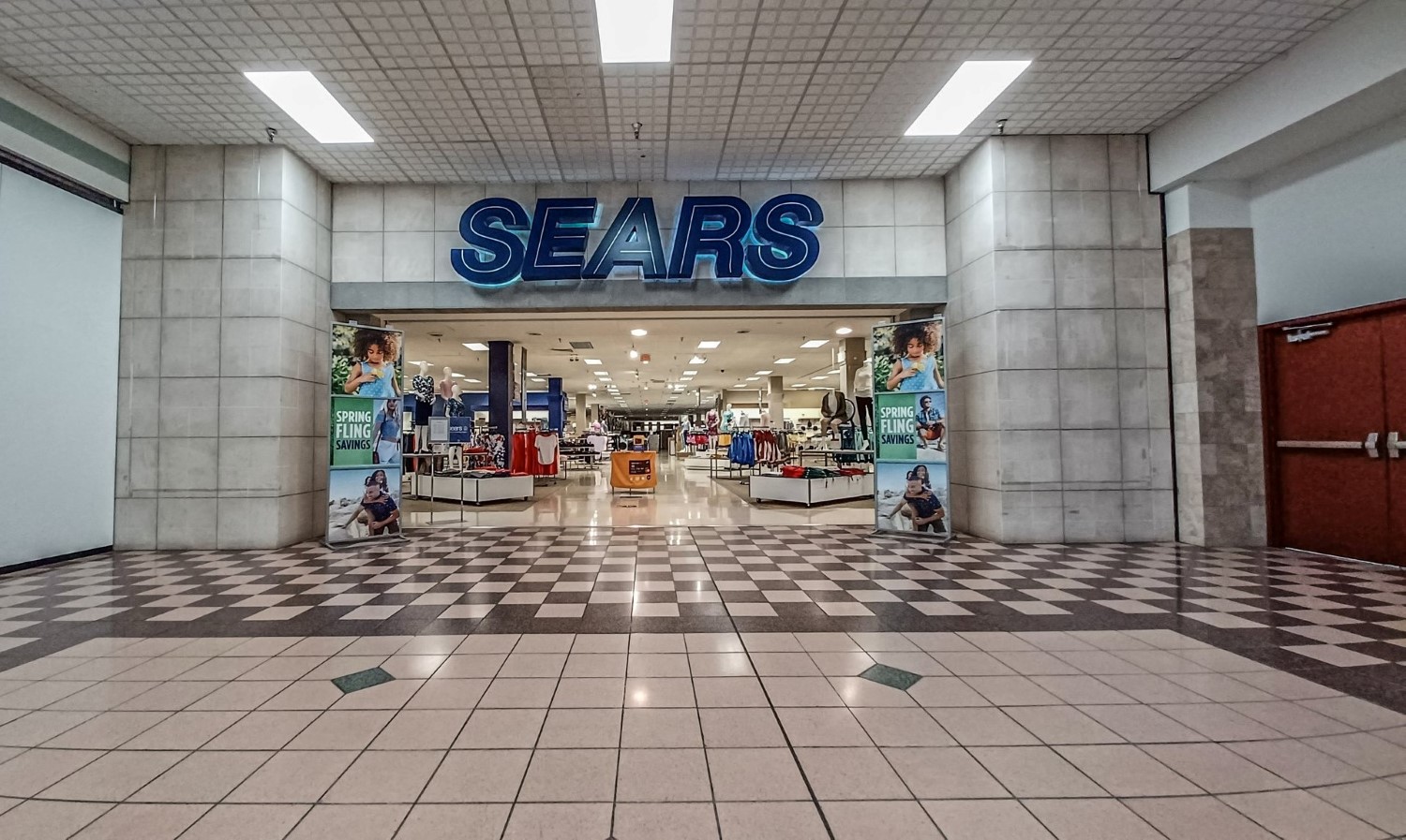 empty Sears store with low traffic