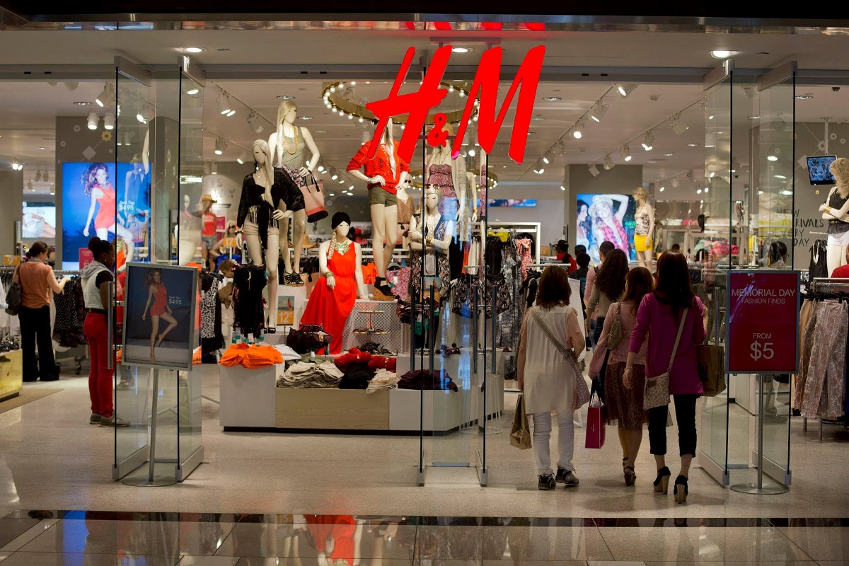 H&M store with busy traffic
