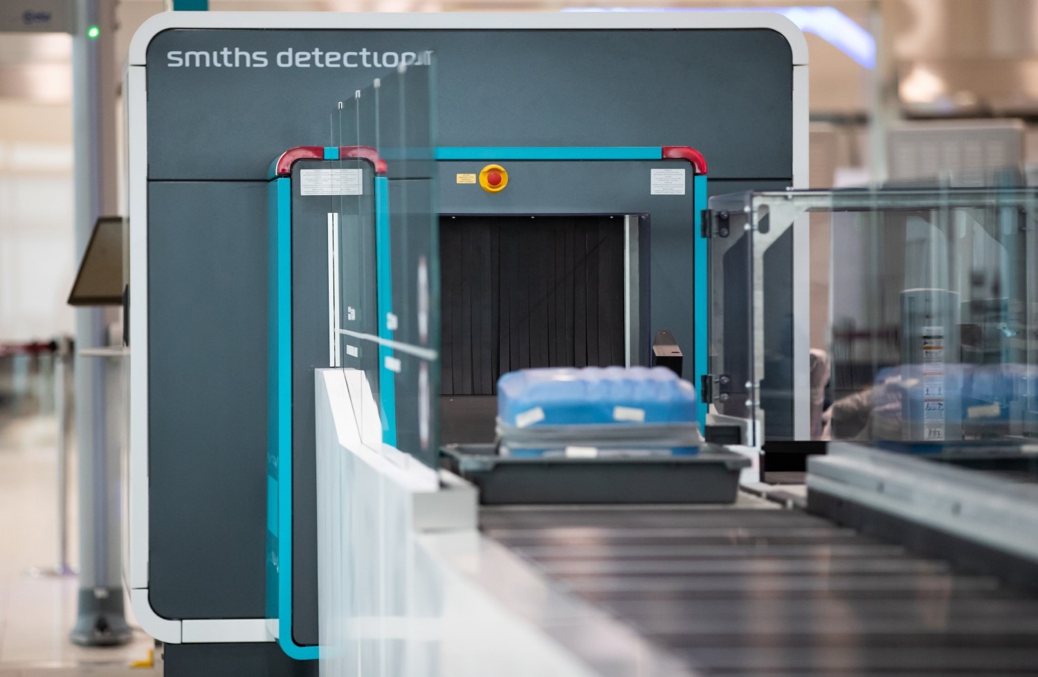 smiths detection device at an airport