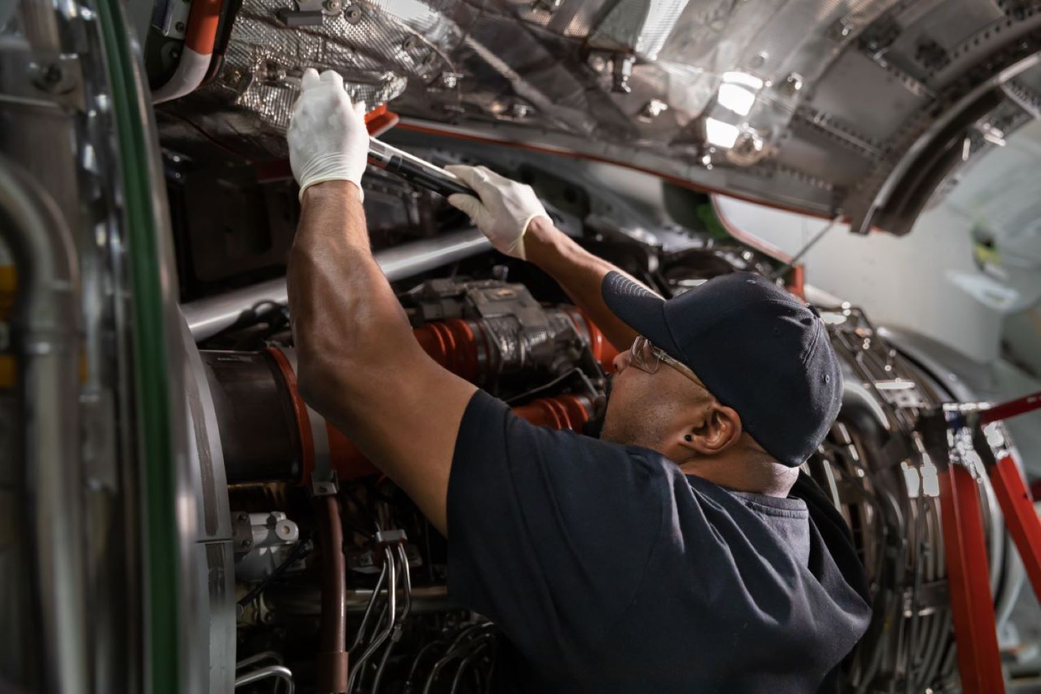 Boeing engineer fixing the airplane